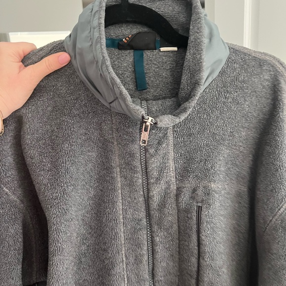 Men’s Patagonia Fleece in Gray - Picture 3 of 3
